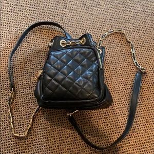 BLACK W GOLD BUCKET BAG BACKPACK